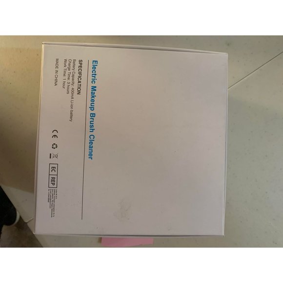 Electric Make Up Cleaner / Remover - Picture 2 of 2